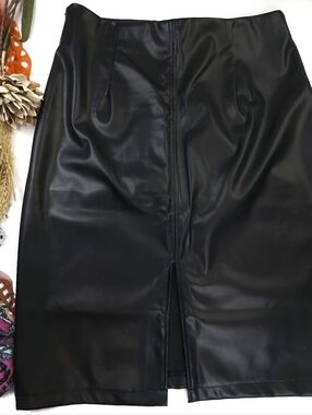 Ranlege Black Faux Leather Skirt Sz L